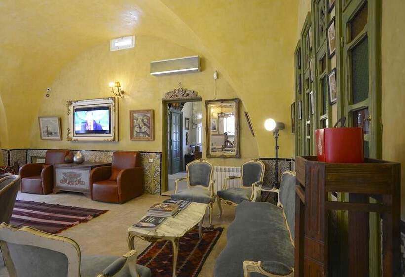 Pensió Carthage Hill