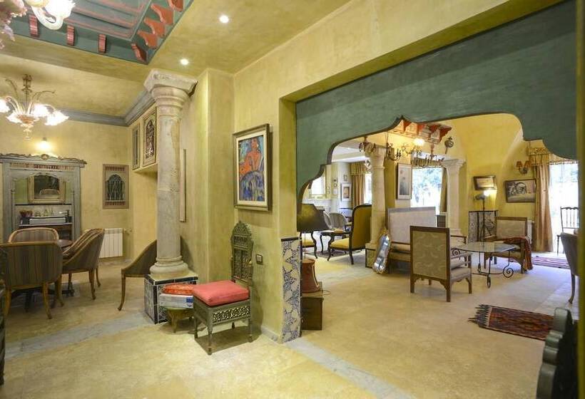 Pensió Carthage Hill