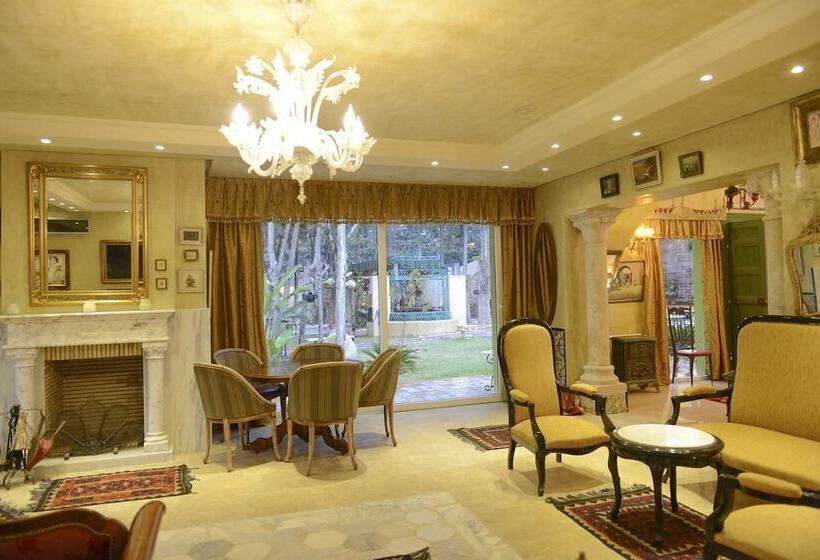 Pensió Carthage Hill