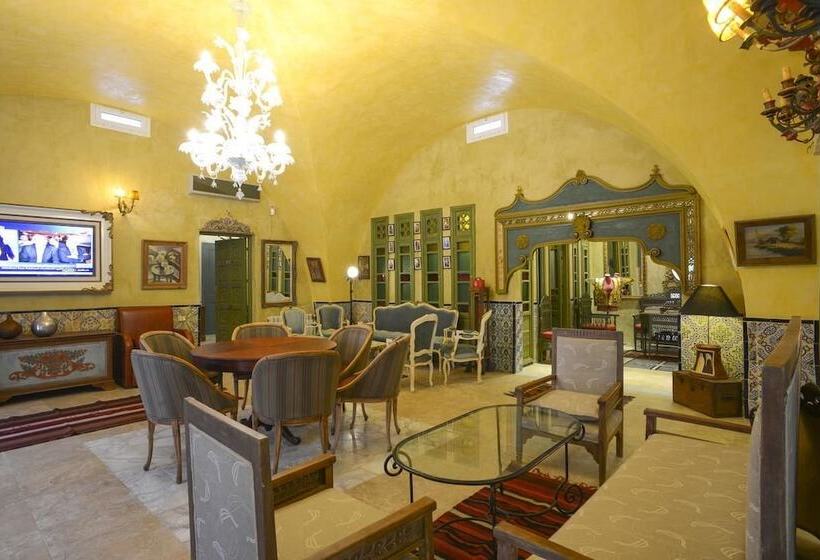 Pensió Carthage Hill