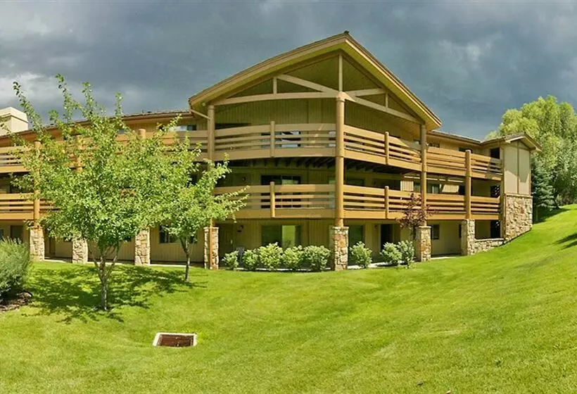 Отель All Seasons Condominiums