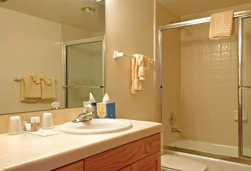 Отель All Seasons Condominiums