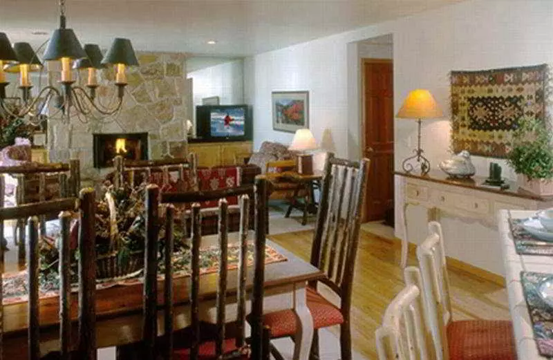 Отель All Seasons Condominiums