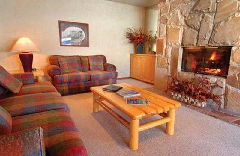 Отель All Seasons Condominiums