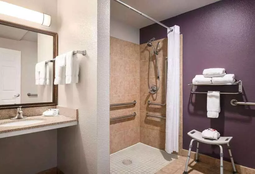 هتل Baymont By Wyndham Springfield I44