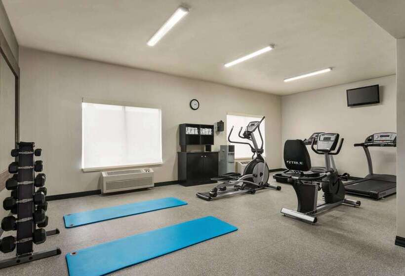 فندق Baymont By Wyndham Springfield I44