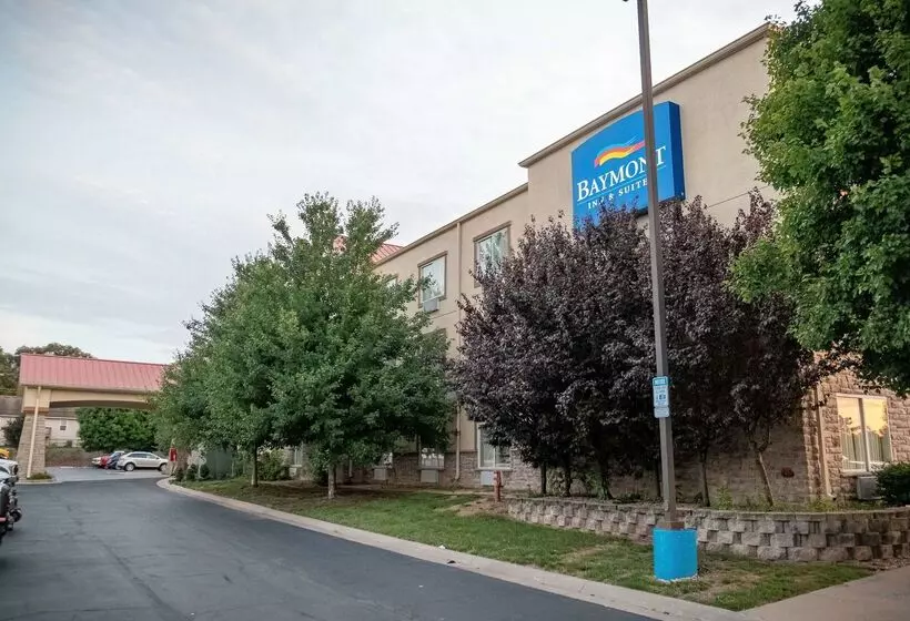 هتل Baymont By Wyndham Springfield I44