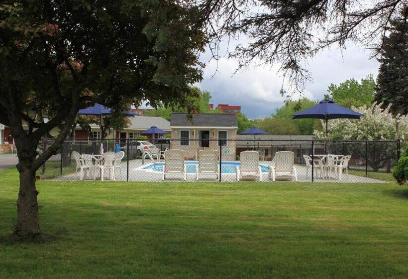 فندق Berkshire Inn