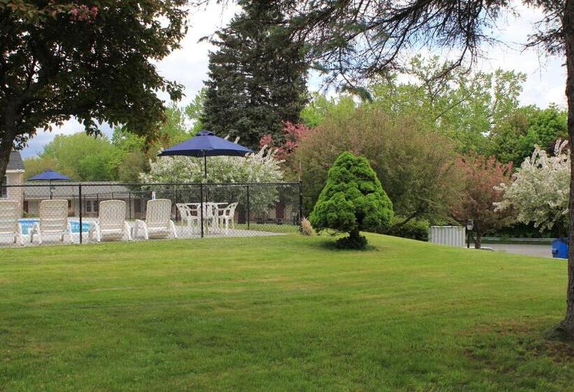 فندق Berkshire Inn