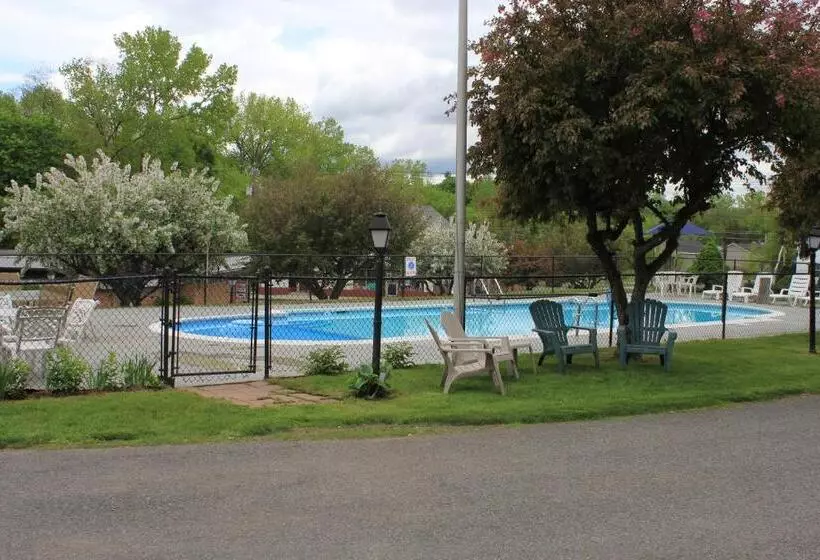 酒店 Berkshire Inn