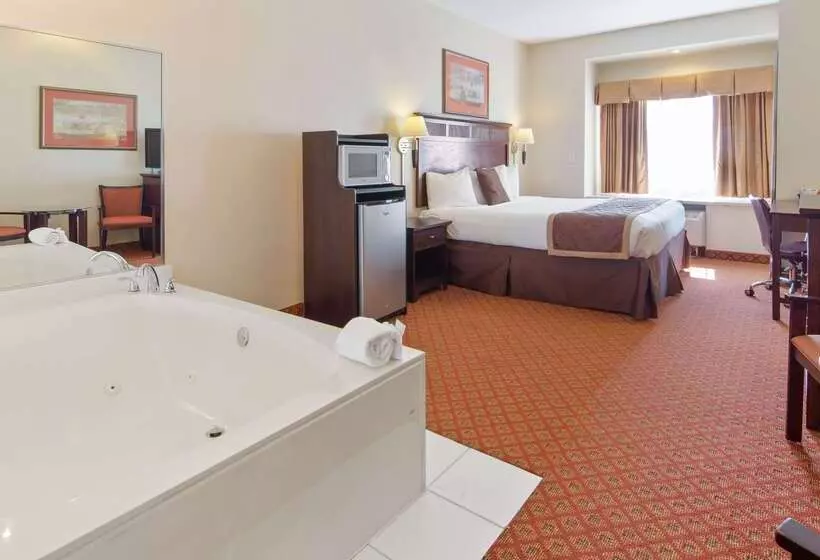 Отель Best Western Roanoke Inn & Suites