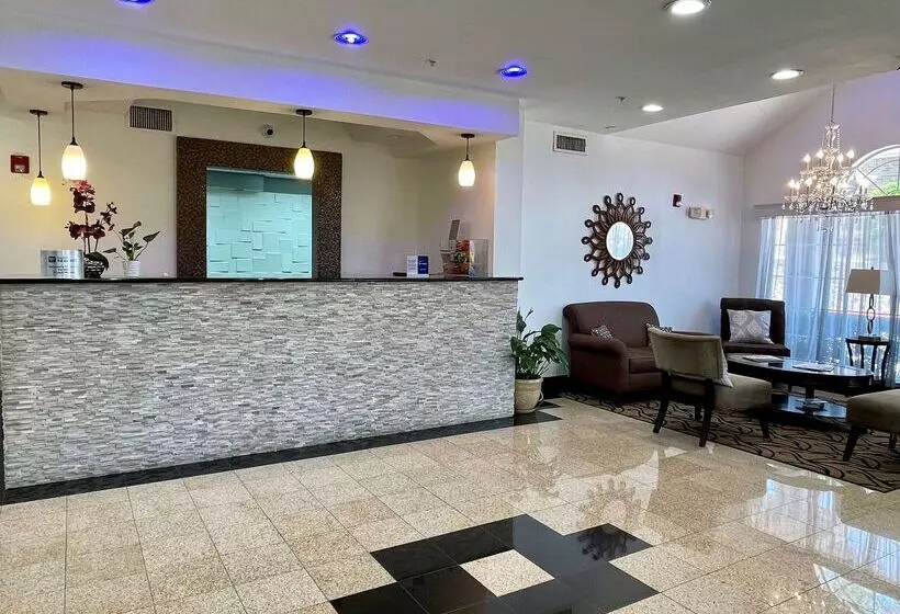 Отель Best Western Roanoke Inn & Suites