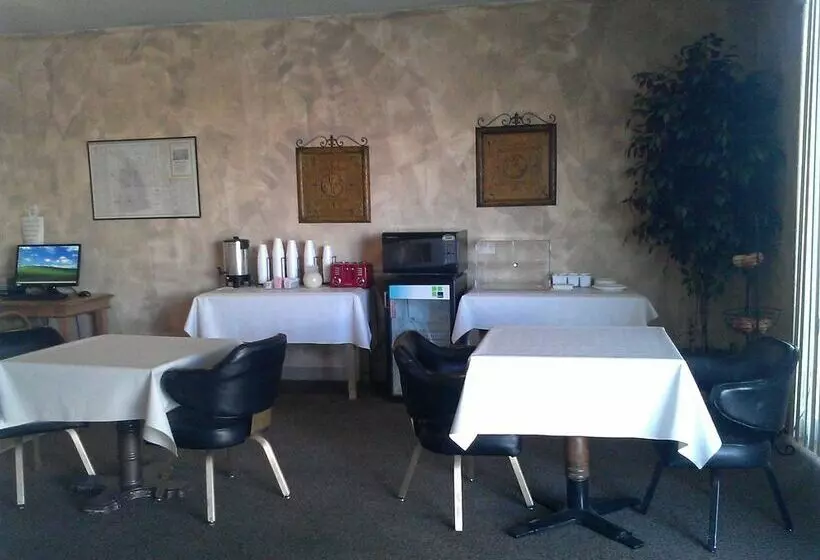 酒店 Brunners Inn & Suites