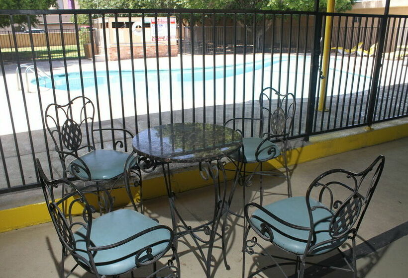 ホテル Brunners Inn & Suites