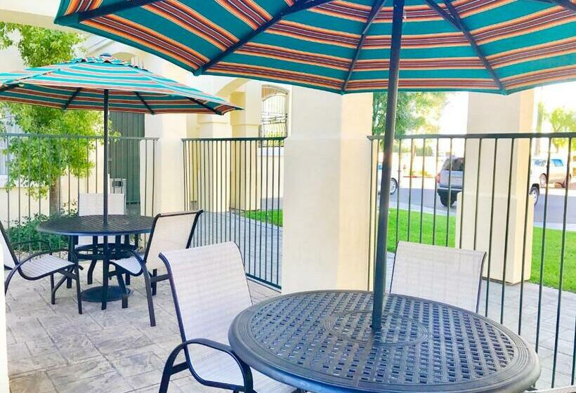 هتل Club De Soleil Allsuite Resort