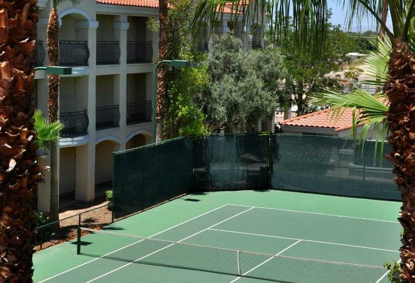 هتل Club De Soleil Allsuite Resort