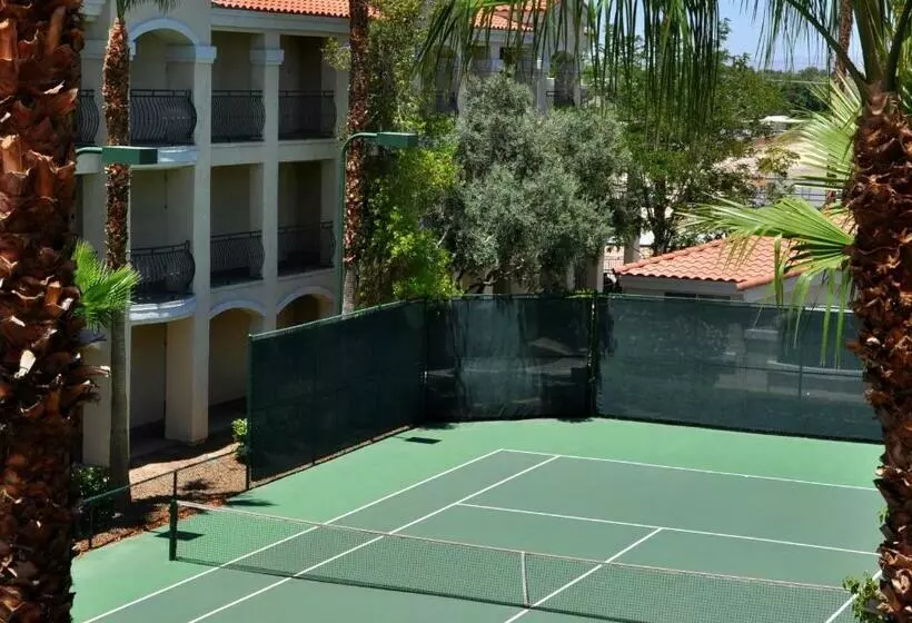 בית מלון כפרי Club De Soleil Allsuite Resort