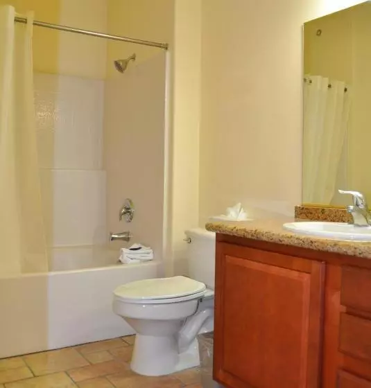 בית מלון כפרי Club De Soleil Allsuite Resort