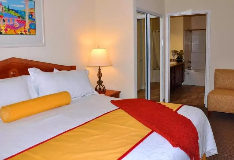 בית מלון כפרי Club De Soleil Allsuite Resort