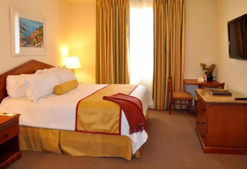 בית מלון כפרי Club De Soleil Allsuite Resort