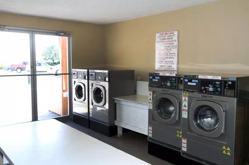 호텔 Family Garden Inn & Suites