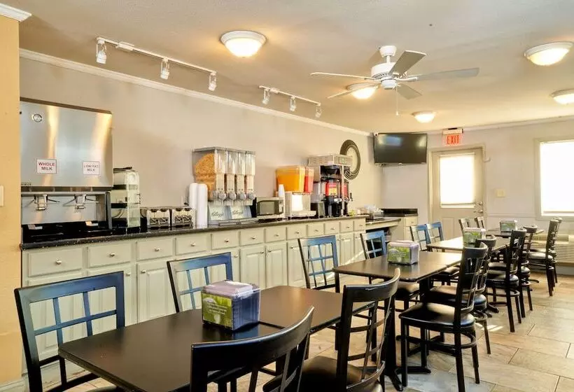 호텔 Family Garden Inn & Suites