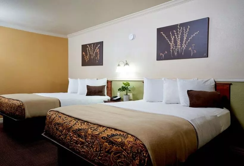 호텔 Family Garden Inn & Suites