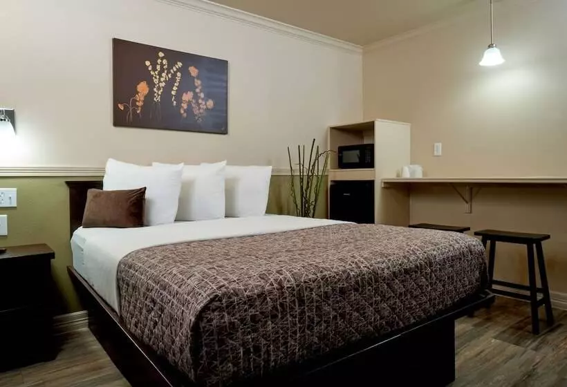 호텔 Family Garden Inn & Suites