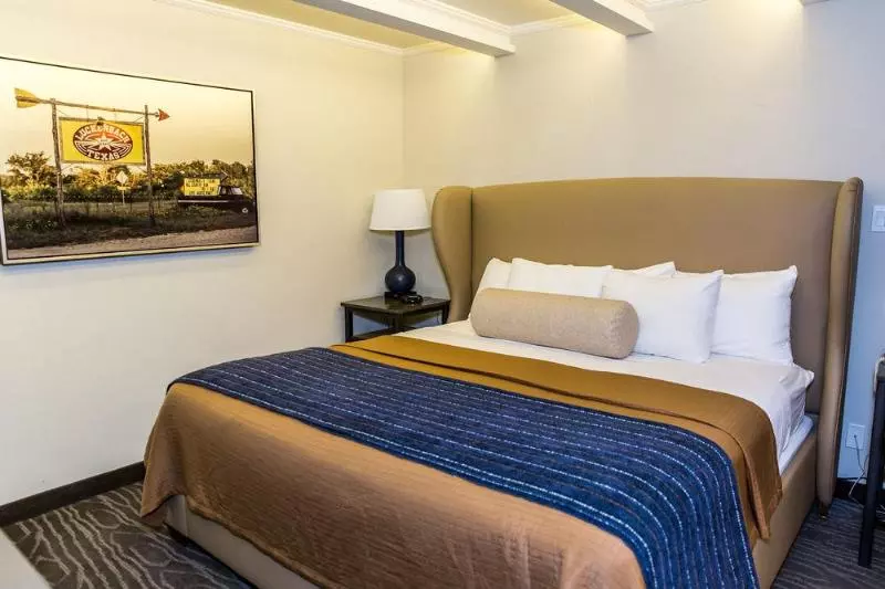 ホテル Fredericksburg Inn And Suites