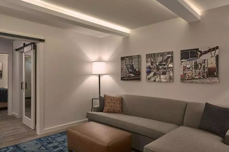 ホテル Fredericksburg Inn And Suites