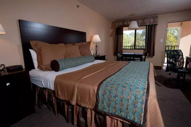ホテル Fredericksburg Inn And Suites