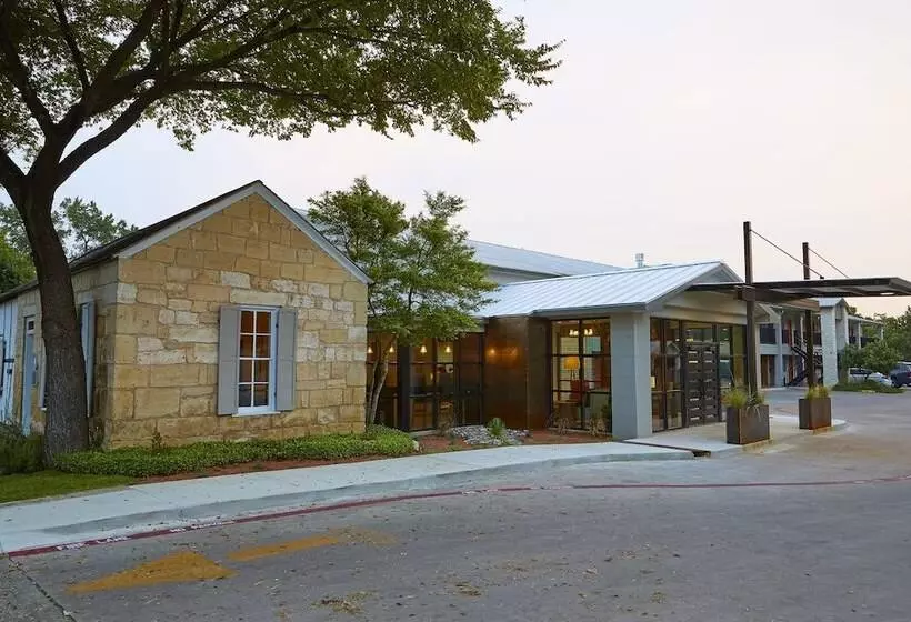 ホテル Fredericksburg Inn And Suites