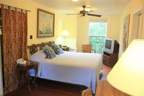 هتل The Green House Inn