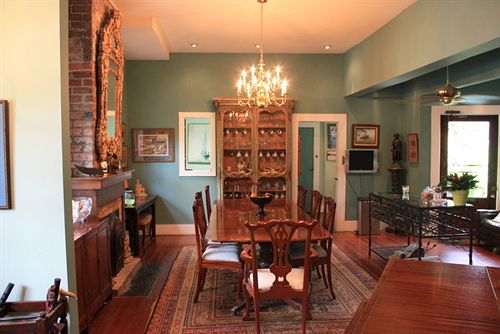 فندق The Green House Inn