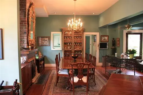 هتل The Green House Inn