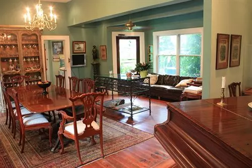 هتل The Green House Inn