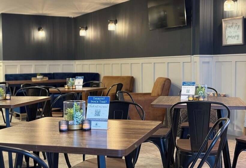 فندق Harbor Winds