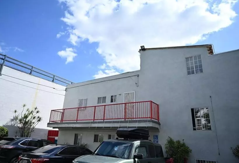 هتل Hollywood Stars Inn