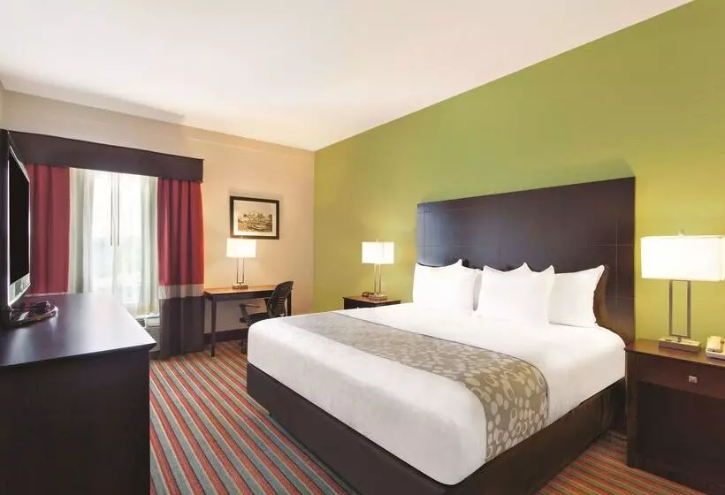 Отель La Quinta By Wyndham Tampa Bay Area Tampa South