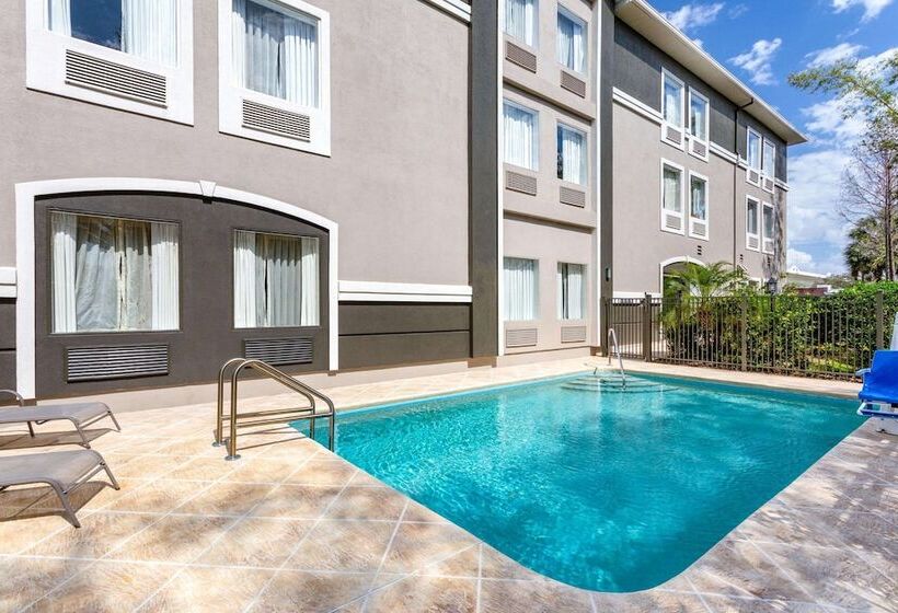 ホテル La Quinta By Wyndham Tampa Bay Area Tampa South