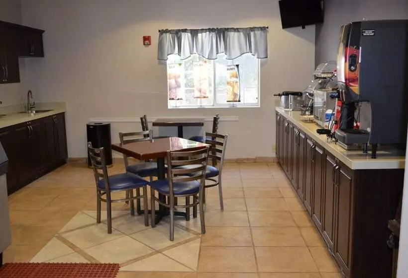 Отель Stay Express Inn And Suites Atlanta Union City