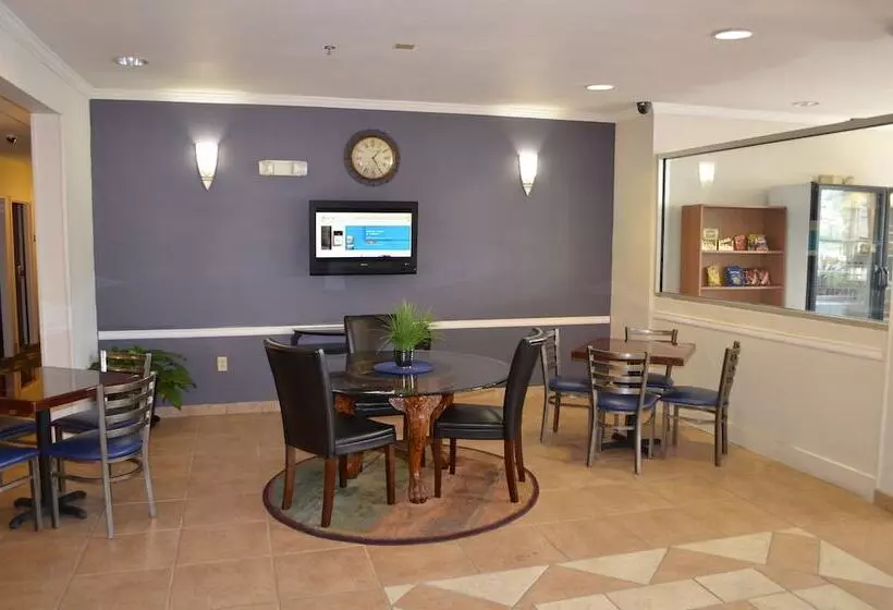 Отель Stay Express Inn And Suites Atlanta Union City