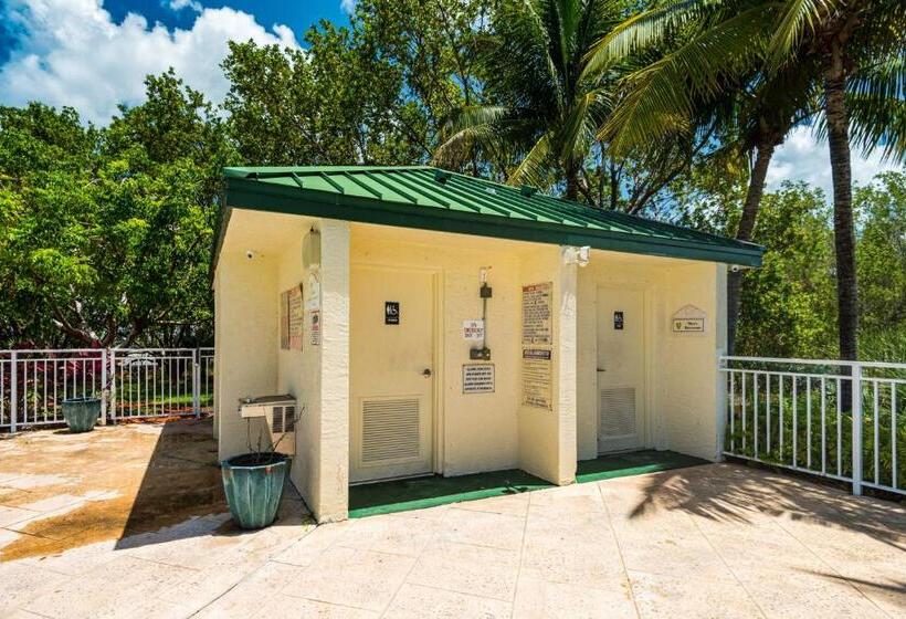 בית מלון כפרי Sunrise Suites