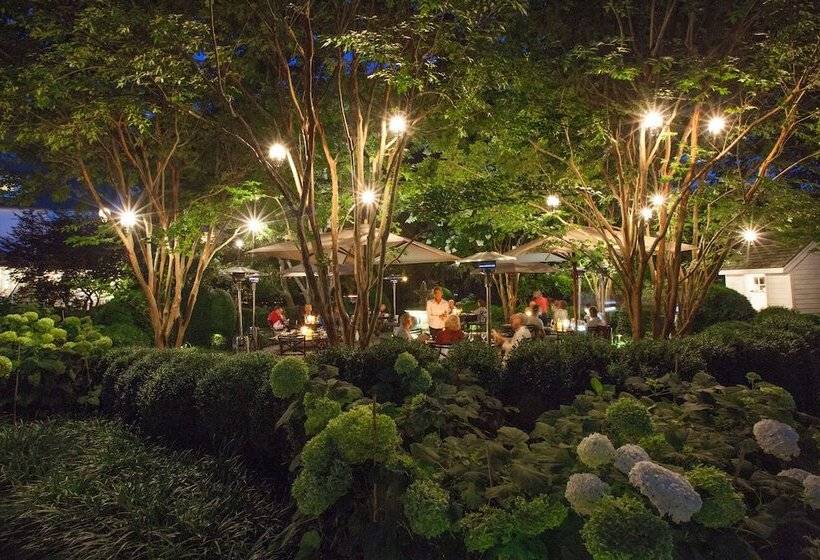 فندق The 1770 House Restaurant & Inn