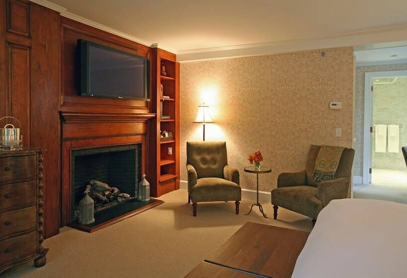 فندق The 1770 House Restaurant & Inn