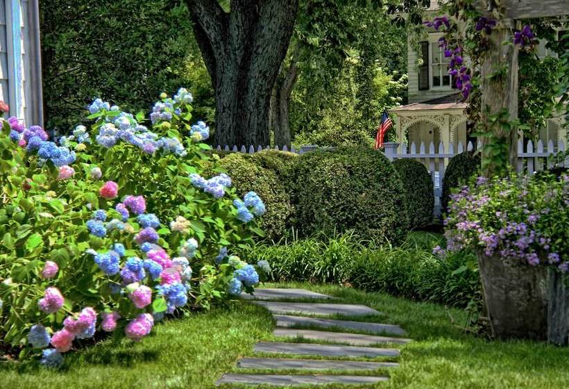 فندق The 1770 House Restaurant & Inn