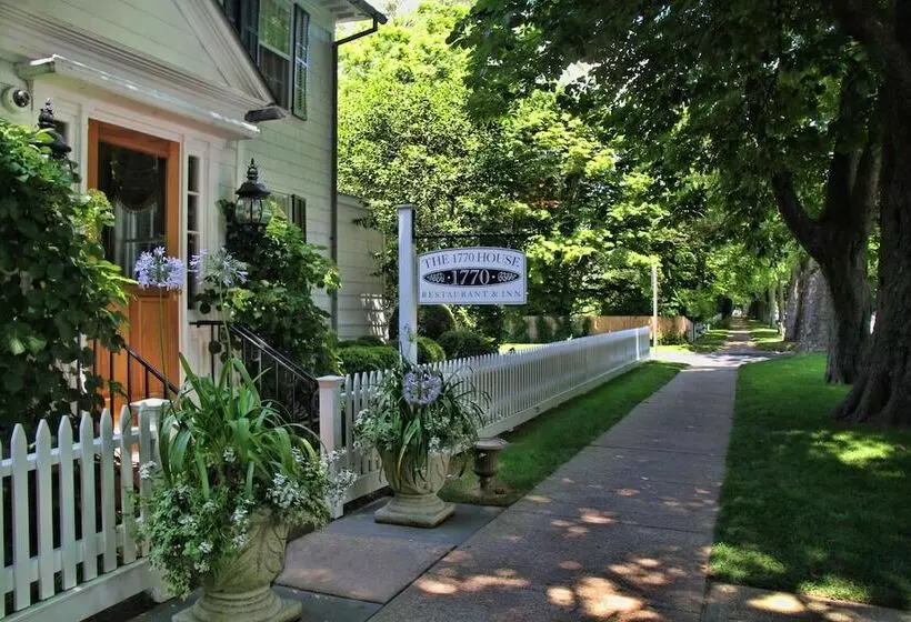 هتل The 1770 House Restaurant & Inn