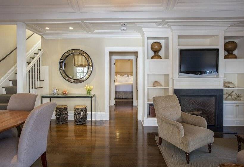 فندق The 1770 House Restaurant & Inn