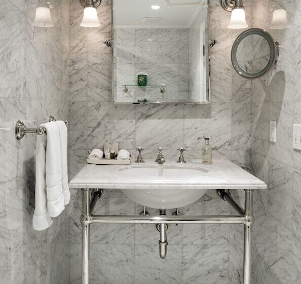 فندق The 1770 House Restaurant & Inn