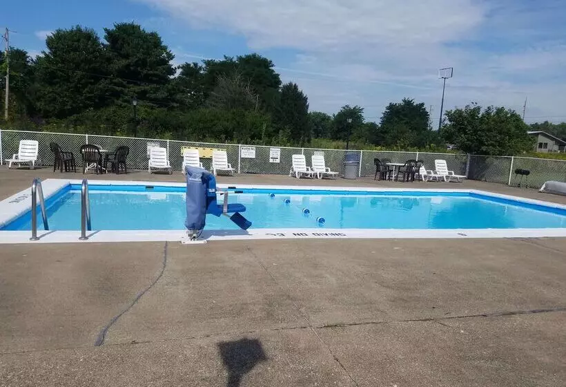 فندق Travelodge By Wyndham New Philadelphia